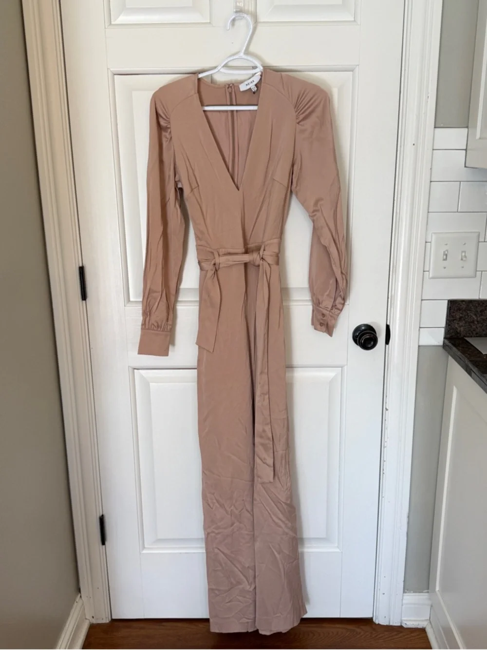 Reiss Elsa Blush Wide Leg Jumpsuit Belted V-Neck Long Sleeve Size 6 25270 - Picture 5 of 16